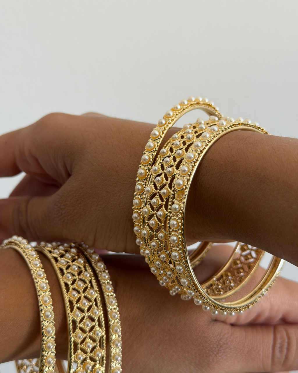 Jaali Pearl Bangle