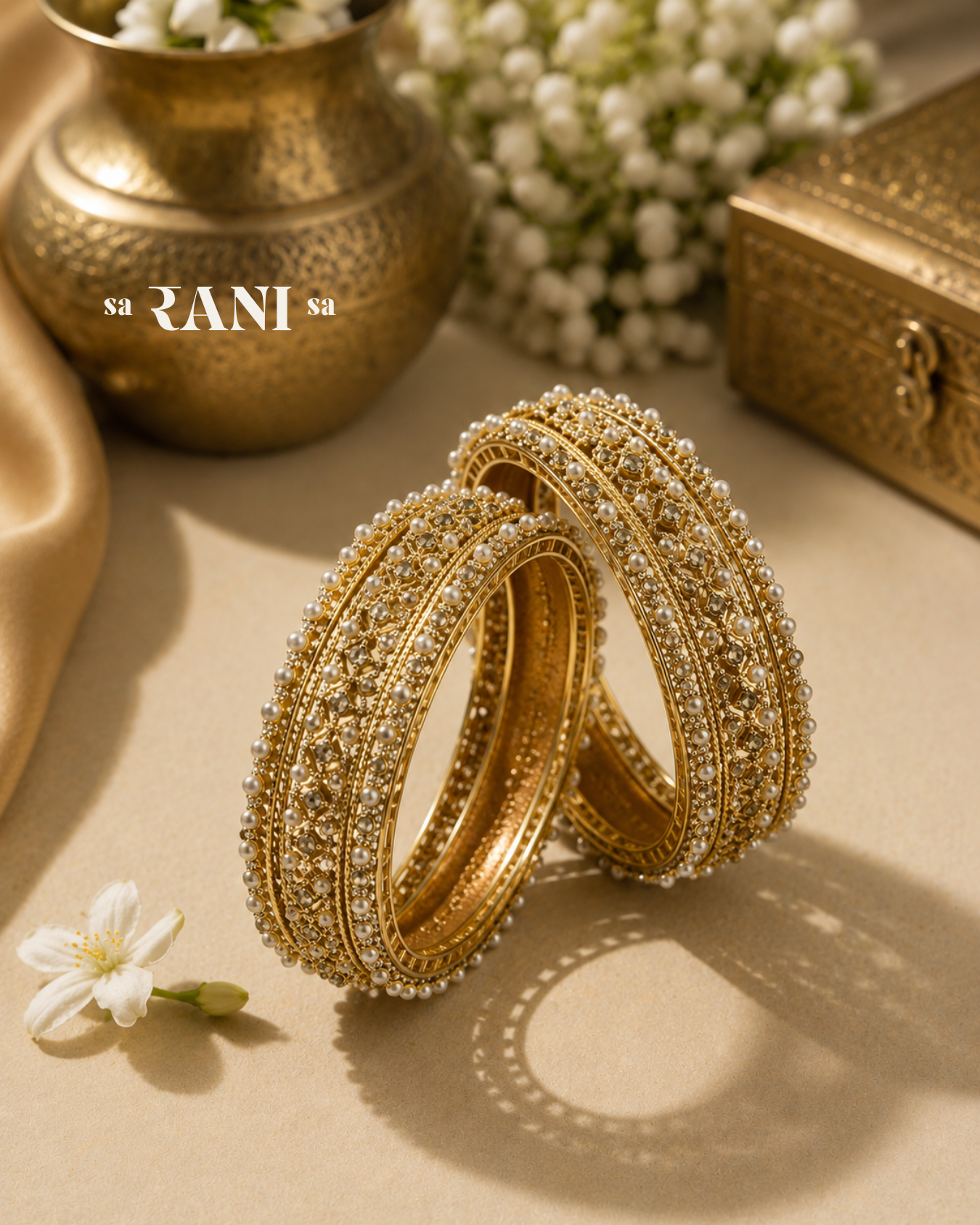 Jaali Pearl & Crystal Bangle