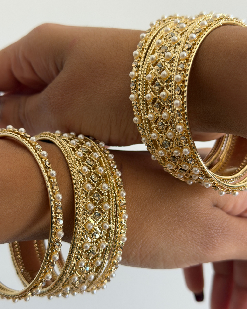 Jaali Pearl & Crystal Bangle