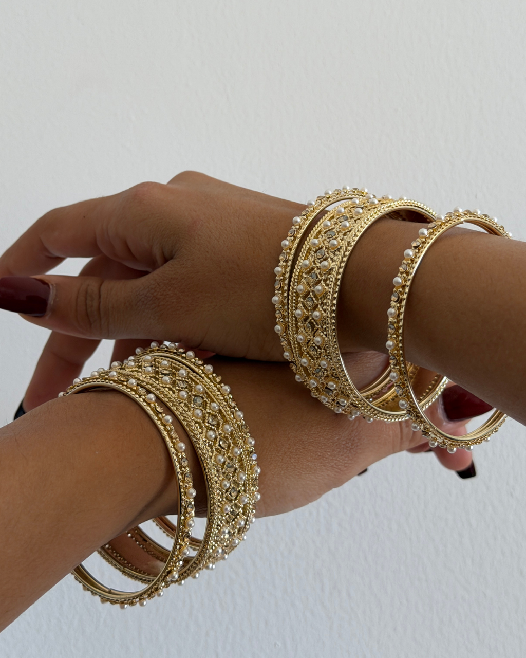 Jaali Pearl & Crystal Bangle