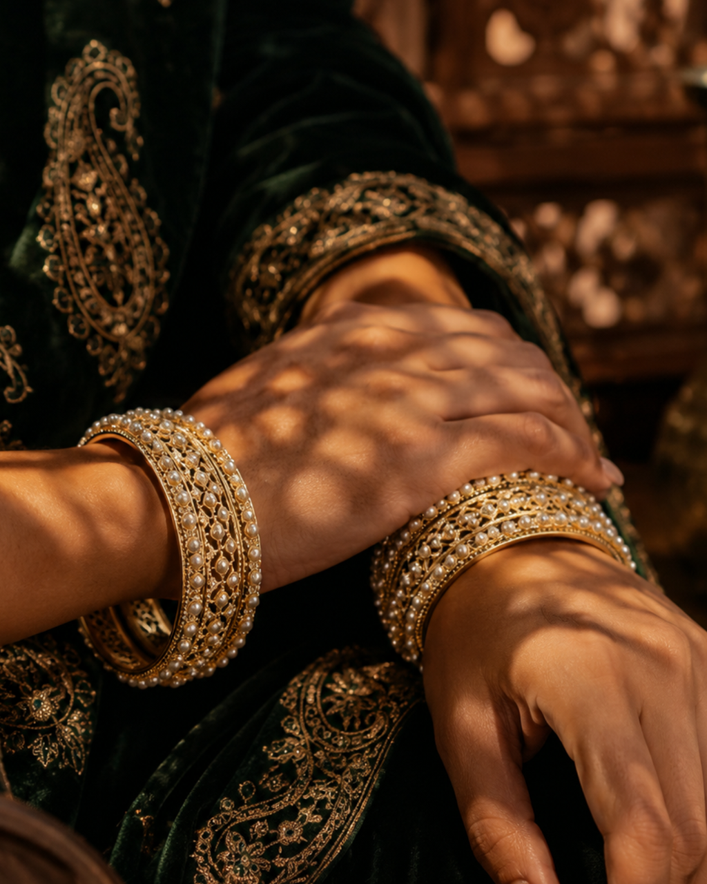 Jaali Pearl Bangle